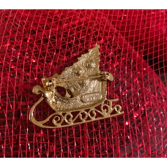 Eisenberg Christmas Enamel Brooch Rhinestone Tree in Sled with Wreath - Picture 4 of 10